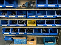 Werkplaats met inhoud (2x) - afbeelding 4 van  14