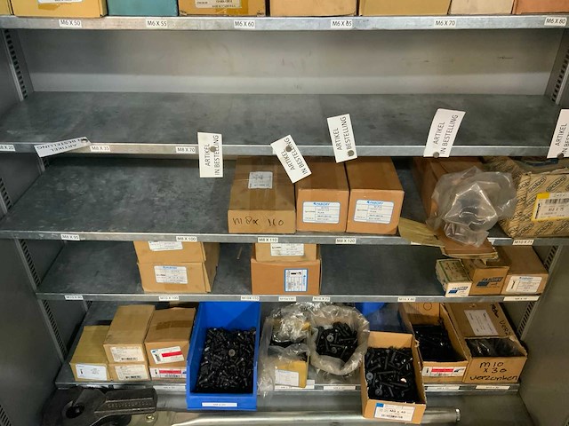 Werkplaats met inhoud (2x) - afbeelding 13 van  14