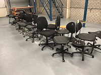 Werkplaats stoelen en krukjes (25x) - afbeelding 2 van  10