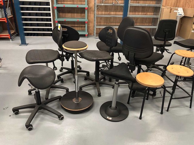 Werkplaats stoelen en krukjes (25x) - afbeelding 3 van  10