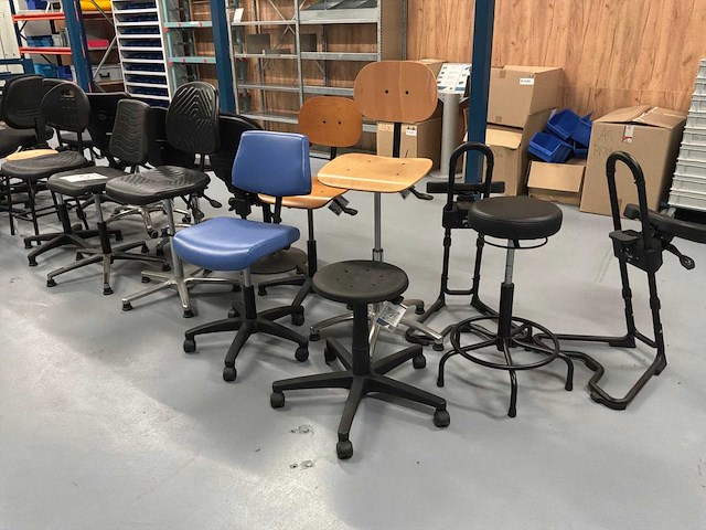 Werkplaats stoelen en krukjes (25x) - afbeelding 6 van  10