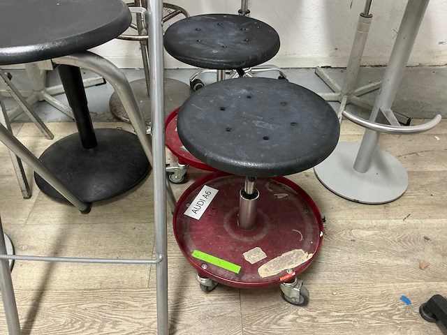 Werkplaats stoelen/krukken (14x) - afbeelding 4 van  7