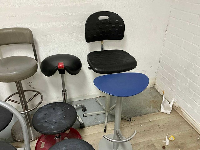 Werkplaats stoelen/krukken (14x) - afbeelding 5 van  7