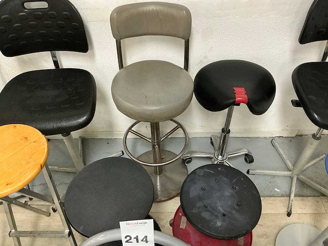 Werkplaats stoelen/krukken (14x) - afbeelding 6 van  7