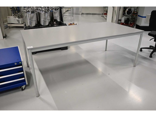 Werkplaats tafel - afbeelding 1 van  3