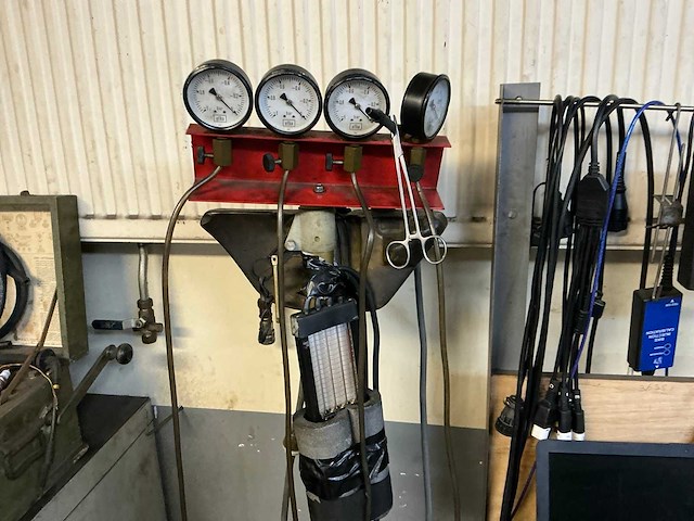 Werkplaatsinventaris, diagnose apparatuur, en diverse voorraad - afbeelding 10 van  15