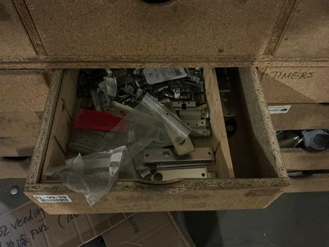 Werkplaatsinventaris en gereedschappen - afbeelding 5 van  41