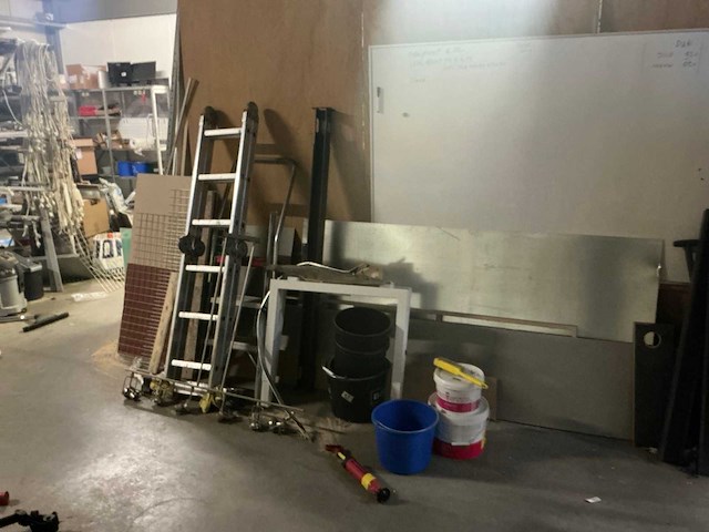 Werkplaatsinventaris en gereedschappen - afbeelding 8 van  41