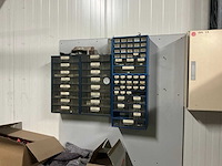 Werkplaatsinventaris en gereedschappen - afbeelding 14 van  41