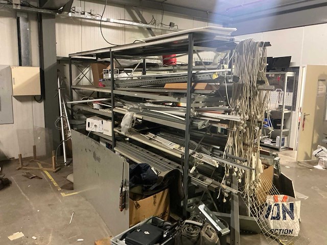 Werkplaatsinventaris en gereedschappen - afbeelding 15 van  41