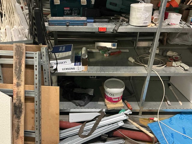 Werkplaatsinventaris en gereedschappen - afbeelding 21 van  41