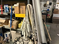 Werkplaatsinventaris en gereedschappen - afbeelding 26 van  41