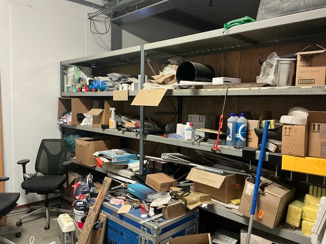 Werkplaatsinventaris en gereedschappen - afbeelding 27 van  41