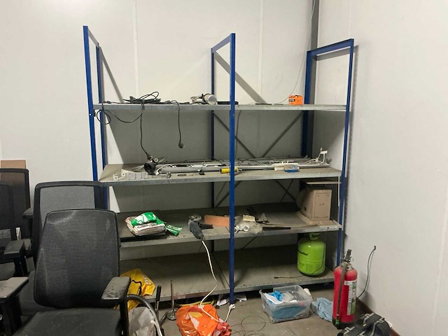 Werkplaatsinventaris en gereedschappen - afbeelding 31 van  41