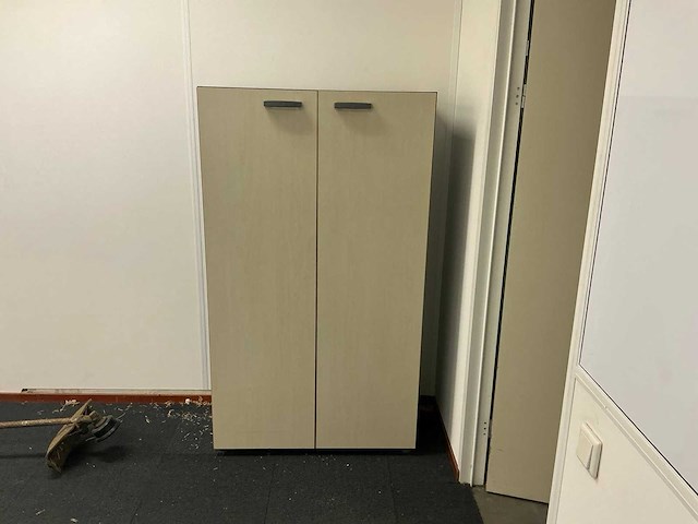 Werkplaatsinventaris en gereedschappen - afbeelding 33 van  41