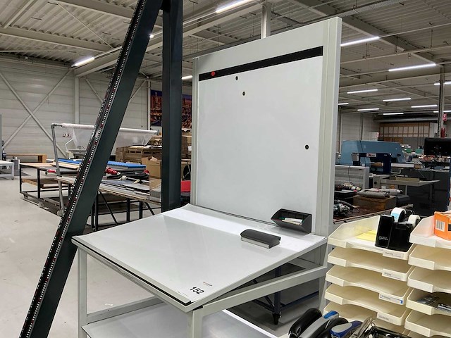 Werkplaatsinventaris en kantoormateriaal - afbeelding 3 van  14