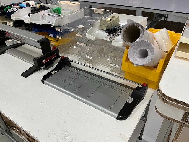 Werkplaatsinventaris en kantoormateriaal - afbeelding 9 van  14