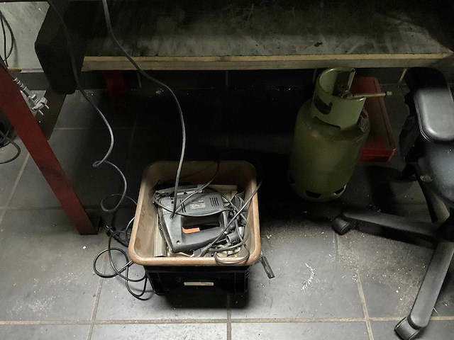 Werkplaatsinventaris en motoronderdelen - afbeelding 7 van  26