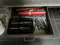 Werkplaatsinventaris en motoronderdelen - afbeelding 13 van  26