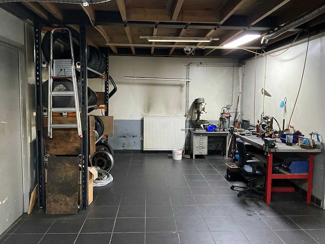 Werkplaatsinventaris en motoronderdelen - afbeelding 12 van  26