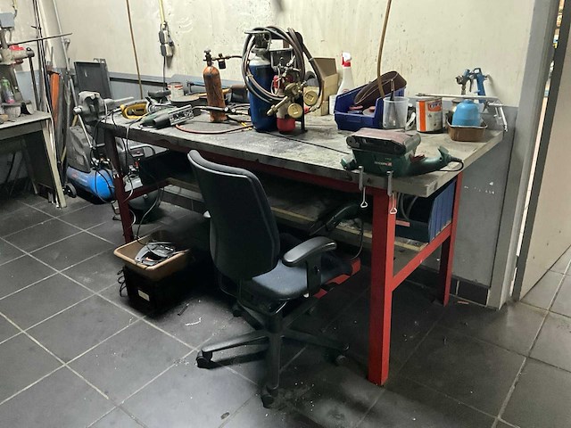 Werkplaatsinventaris en motoronderdelen - afbeelding 20 van  26