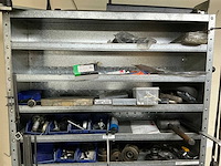 Werkplaatsinventaris, gereedschap en diverse motorblokken. - afbeelding 7 van  16