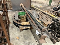Werkplaatsinventaris + halffabricaten - afbeelding 2 van  5