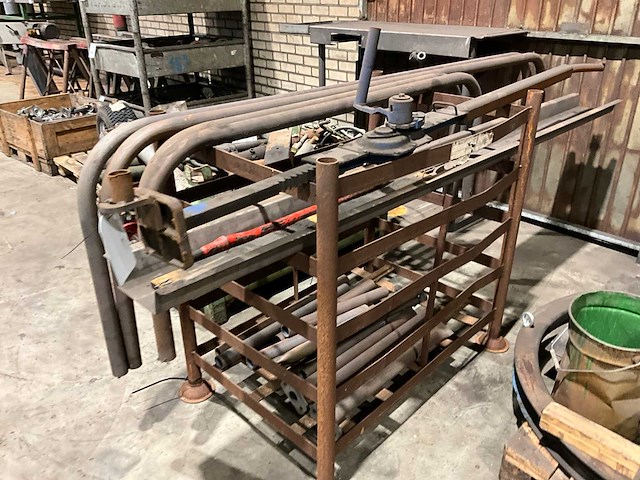 Werkplaatsinventaris + halffabricaten - afbeelding 3 van  5