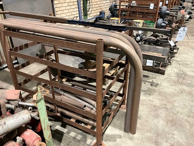 Werkplaatsinventaris + halffabricaten - afbeelding 5 van  5