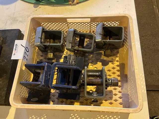 Werkplaatsinventaris in plastic krat - afbeelding 2 van  3