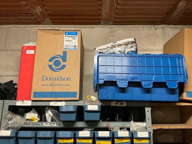 Werkplaatsinventaris / onderdelen - afbeelding 2 van  17