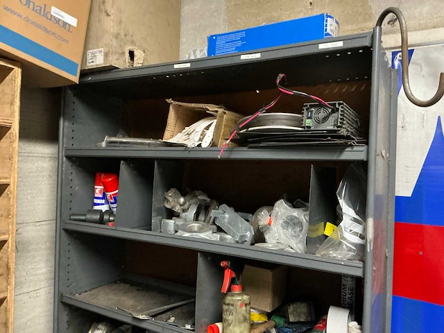 Werkplaatsinventaris / onderdelen - afbeelding 14 van  17