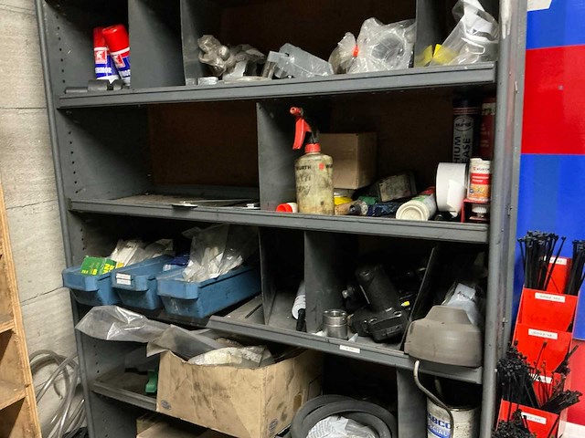 Werkplaatsinventaris / onderdelen - afbeelding 3 van  17