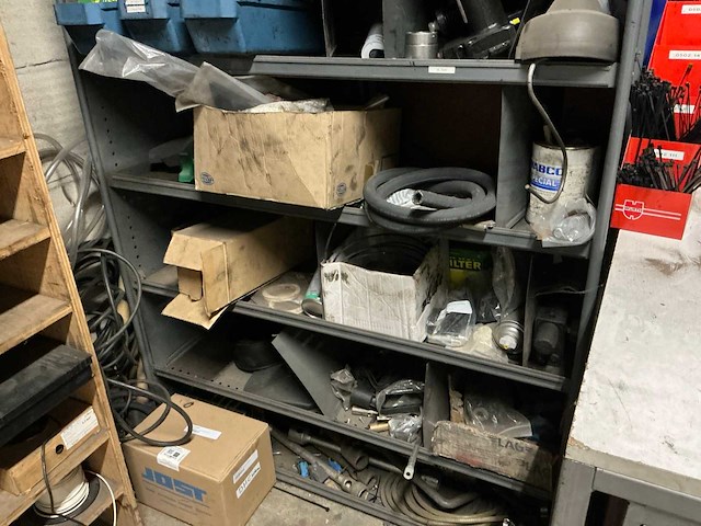 Werkplaatsinventaris / onderdelen - afbeelding 4 van  17