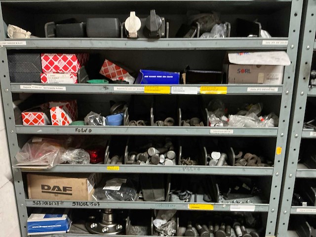 Werkplaatsinventaris / onderdelen - afbeelding 8 van  17