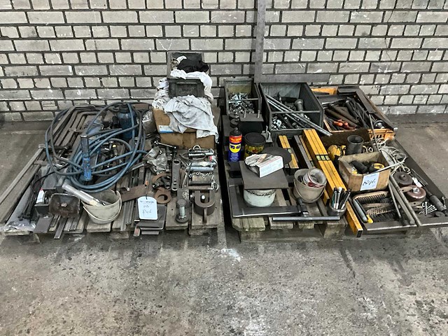 Werkplaatsinventaris - afbeelding 1 van  7