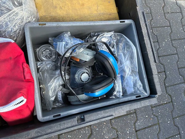 Werkplaatsinventaris - afbeelding 2 van  2