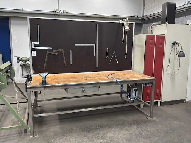 Werkplaatsinventaris - afbeelding 2 van  3
