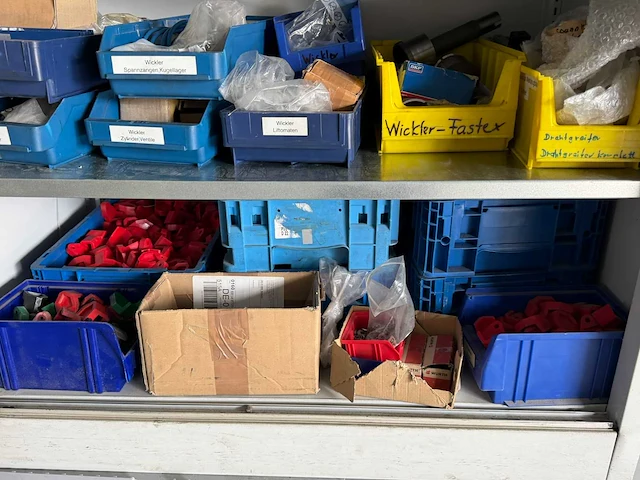 Werkplaatskast - met industriele inhoud - werkplaatskast - afbeelding 2 van  7