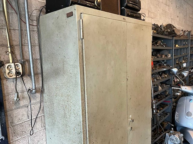 Werkplaatskast 100x45x195cm + inhoud - afbeelding 2 van  3