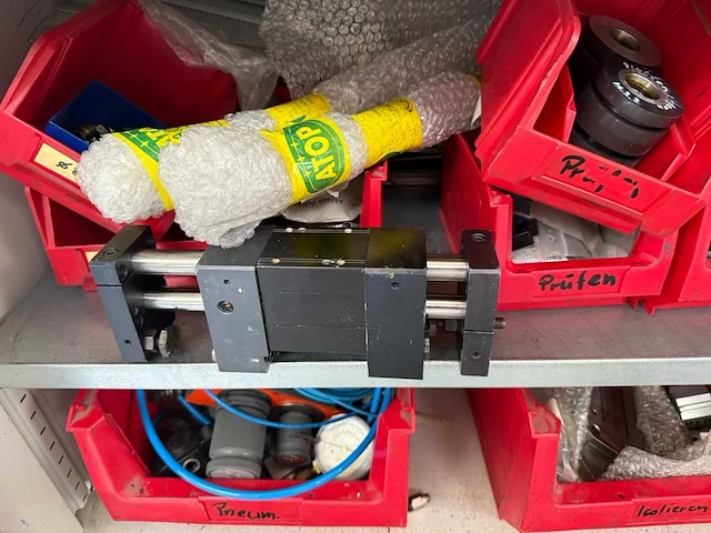Werkplaatskast inclusief inhoud - afbeelding 8 van  9
