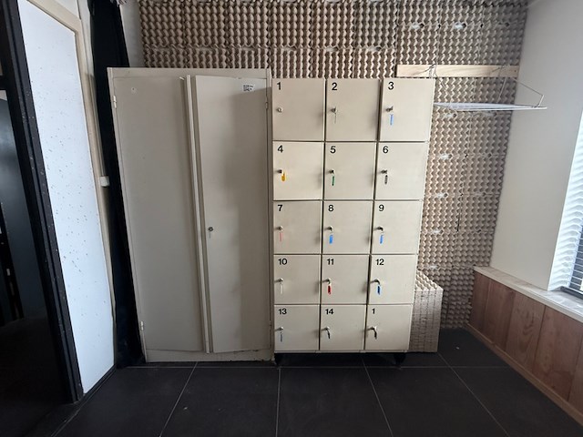 Werkplaatskast met 15-deurs locker - afbeelding 2 van  7