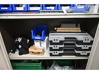 Werkplaatskast met elektramateriaal, assortimentskisten en kabelgoten - afbeelding 6 van  8