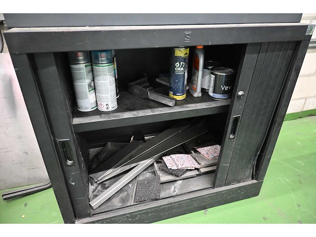 Werkplaatskast met gereedschap en werkplaatsinventaris (2x) - afbeelding 3 van  4