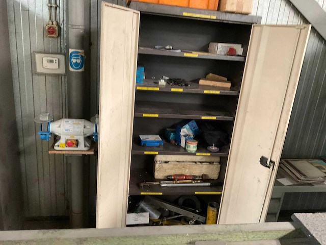 Werkplaatskast met inhoud (2x) - afbeelding 11 van  12