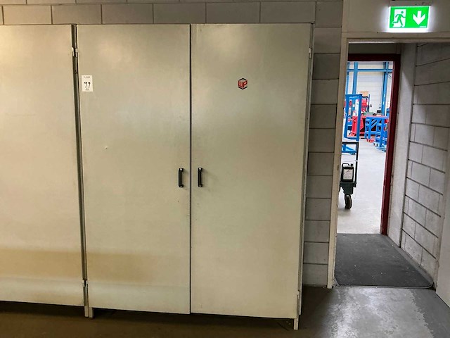 Werkplaatskast met inhoud (2x) - afbeelding 20 van  26