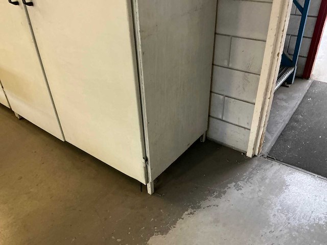 Werkplaatskast met inhoud (2x) - afbeelding 23 van  26
