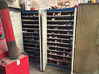 Werkplaatskast met inhoud (2x) - afbeelding 1 van  8