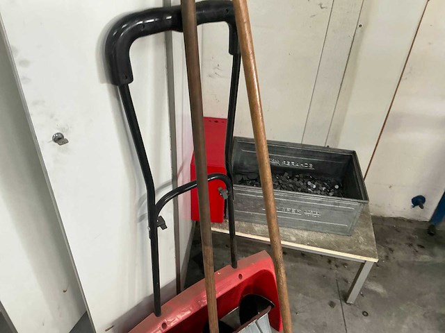 Werkplaatskast met inhoud (2x) - afbeelding 2 van  11