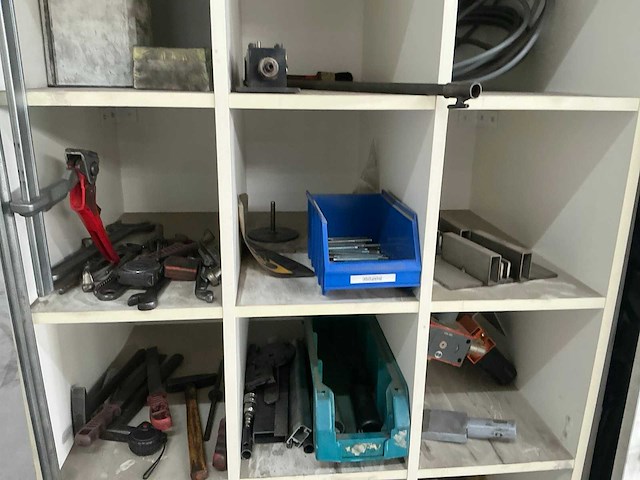 Werkplaatskast met inhoud (2x) - afbeelding 6 van  11